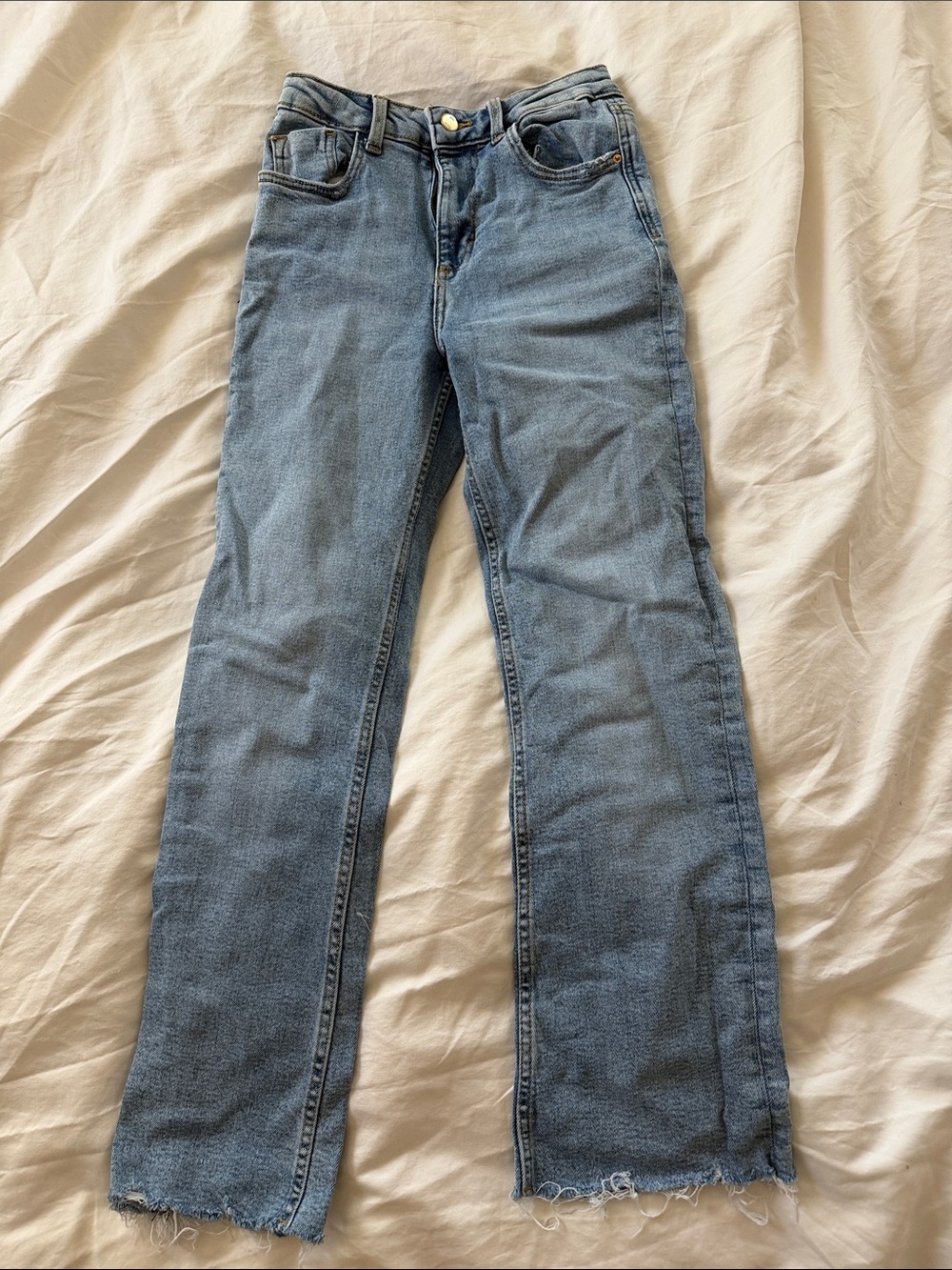 Zara Medium Wash Wide-Leg Jeans with Raw Edge
